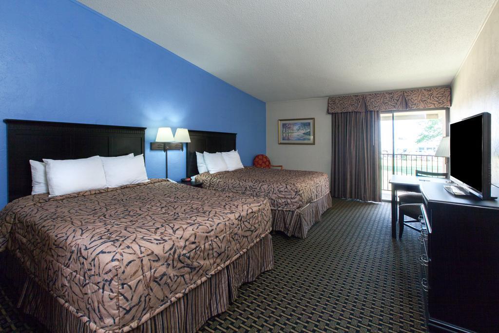 Days By Wyndham Hotel Norman